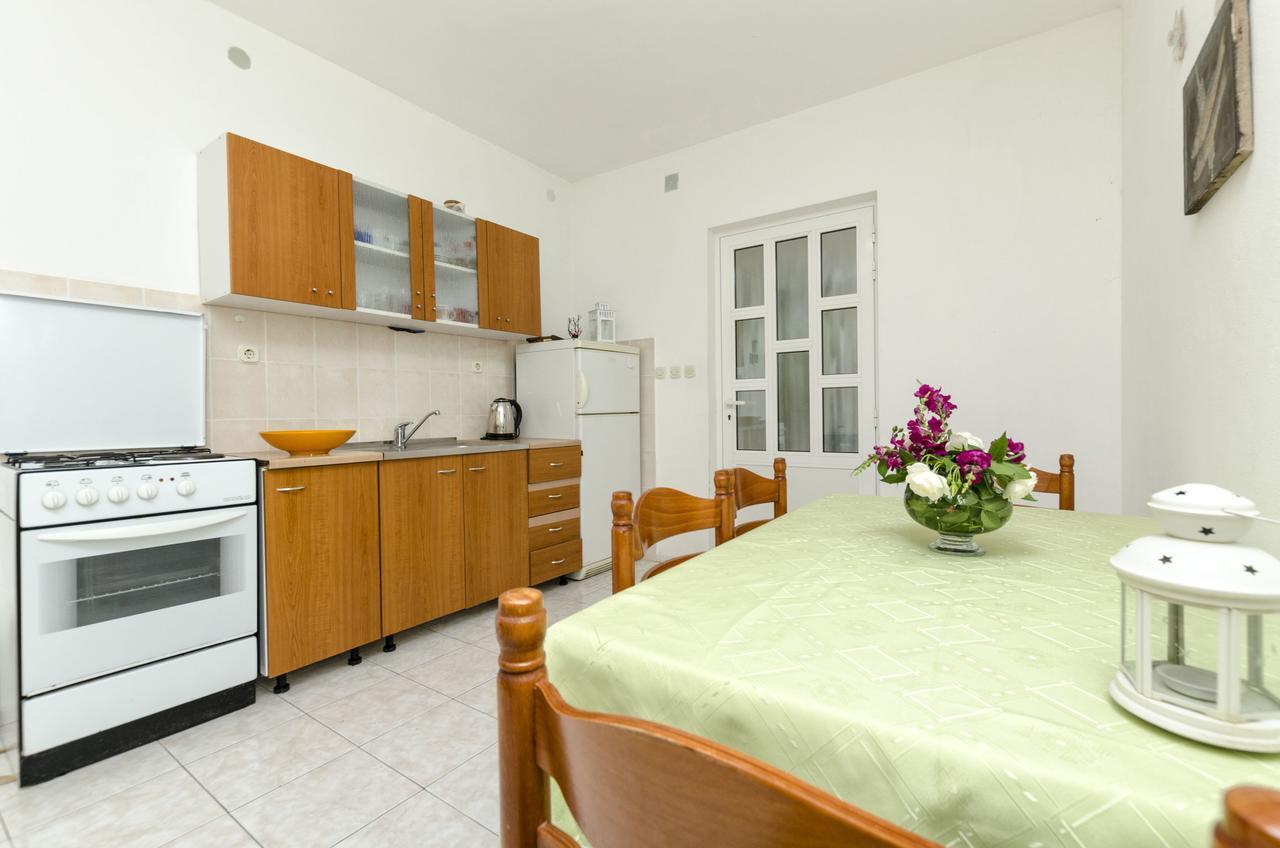 Helena Apartment